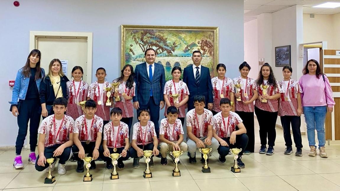 Barbaros Ortaokulu Birçok Spor Dalında Şampiyon